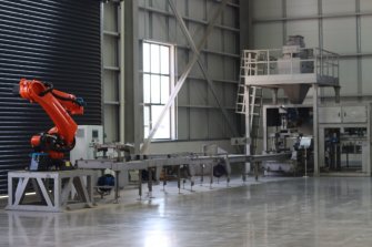 從人工到機(jī)器人碼垛，機(jī)器人如何改變了包裝行業(yè)